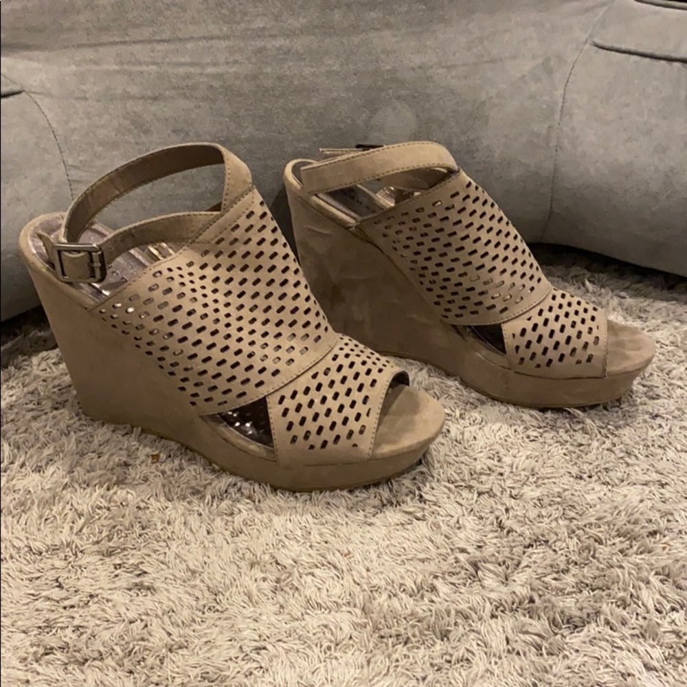 Gray wedges